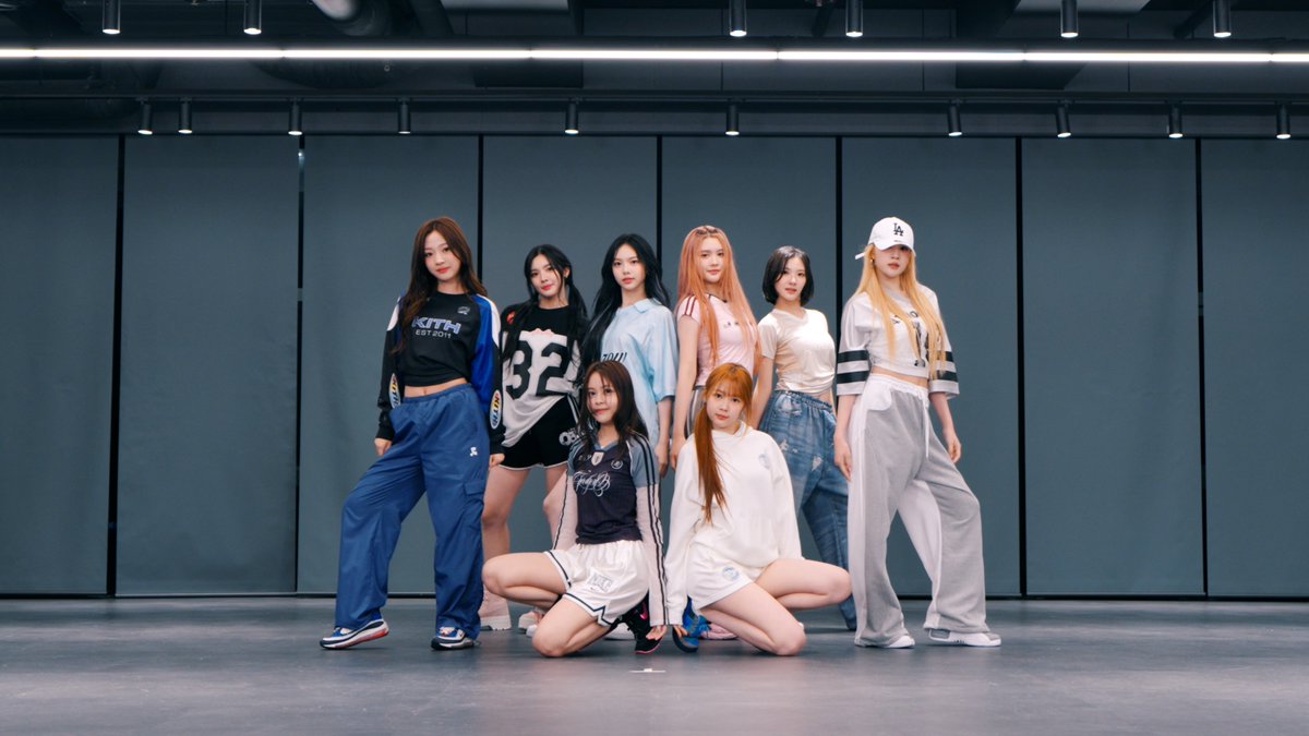 Hearts2Hearts's tweet photo. Hearts2Hearts 하츠투하츠 'STYLE' Dance Practice 

https://t.co/p05Uxskl25

#Hearts2Hearts #하츠투하츠 #STYLE 
#Hearts2Hearts_STYLE #H2H https://t.co/4CqhLYlMF8