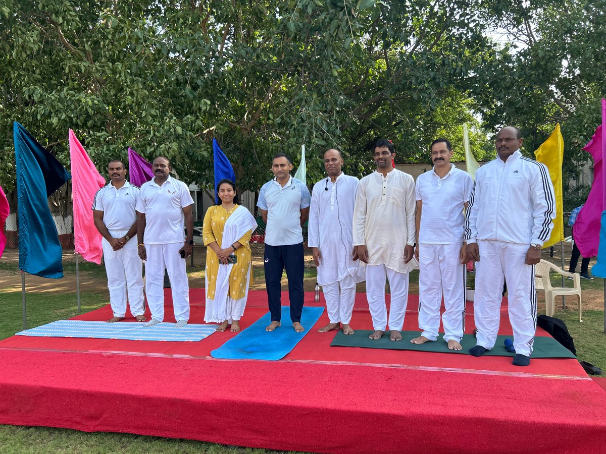 Yoga for Our Protectors – IDY 2025 with Cyberabad Police. Over 350 police personnel from the Cyberabad Police Commissionerate joined the International Day of Yoga 2025 celebrations, in a powerful session conducted by The Art of Living.
#IDY2025 #SriSriYoga #CyberabadPolice