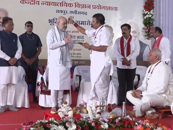 ani_digital's tweet photo. Amit Shah lays foundation stones for National Forensic Science University, Central Forensic Science Laboratory in Nava Raipur
Read @ANI Story | https://t.co/fiFhEqlPE7
#AmitShah #FoundationStones #NFSU #CSFL https://t.co/YfaEm8ou6f