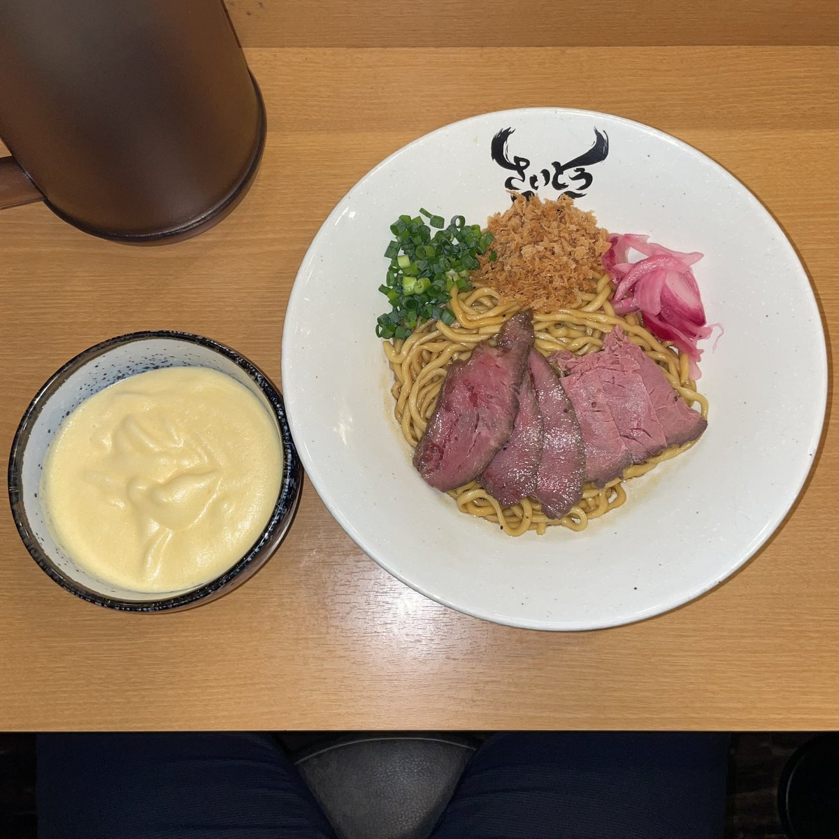 2025-121🤗
【麺ZINさいとう】秋葉原
和牛牛脂まぜそば

夜の部のみ提供の牛脂まぜそば🙌
牛の旨味と甘辛い醤油ダレ・パン粉のザクザク感が麺と至福の融合💯💯😆トリュフ風味のメレンゲつけ汁でつけ麺風にも楽しめる意外性💯💯🤩
現役有名格闘家が味で魅せる牛を使った一杯で今日もFantastic day☺️💞💫