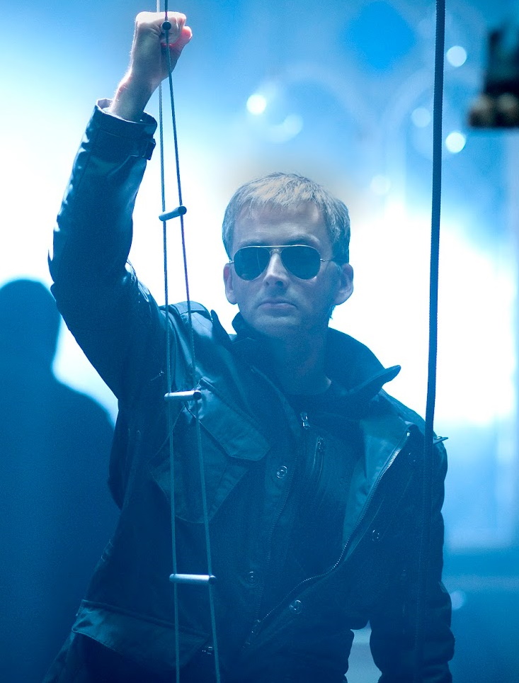 David_Tennant's tweet image. #DavidTennant Daily Photo!
David's dramatic entrance in the film St Trinian's 2: The Legend Of Fritton's Gold