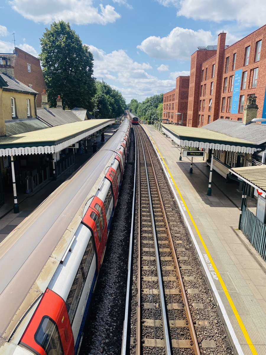 N19Matty's tweet image. North London in the Sun… 🍻