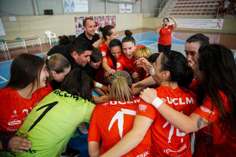 José Manuel (@todoalrojo2013) on Twitter photo <a href="/AlmagroFSFclub/">Almagro F.S.F</a> <a href="/ADCeuta_FC/">AD CEUTA FC</a> No pudo ser, la lagrima volvió al ojo y la sonrisa se quedó en el camino 🥲, pero eso no va a empañar LA TEMPORADA QUE HABÉIS HECHO. Gracias, gracias y MUCHAS GRACIAS 😍. Descansar, que el año que viene VOLVEREMOS MAS FUERTES💪. Como nos HEMOS DIVERTIDO ESTE AÑO🎉, TODO AL 🔴🔴🔴 <a href="/AlmagroFSFclub/">Almagro F.S.F</a> <a href="/ADCeuta_FC/">AD CEUTA FC</a> No pudo ser, la lagrima volvió al ojo y la sonrisa se quedó en el camino 🥲, pero eso no va a empañar LA TEMPORADA QUE HABÉIS HECHO. Gracias, gracias y MUCHAS GRACIAS 😍. Descansar, que el año que viene VOLVEREMOS MAS FUERTES💪. Como nos HEMOS DIVERTIDO ESTE AÑO🎉, TODO AL 🔴🔴🔴