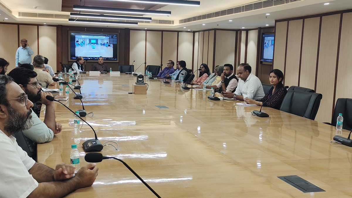 NAFFACoop's tweet photo. National Film and Fine Arts Cooperative (NAFFAC) &amp; @ncuicoop held a workshop during #IYC2025 on ‘Cooperative Film Making in India: Problems, Prospects &amp; Challenges’. Emphasis was laid on using films, documentaries &amp; reels to showcase coop success stories.
https://t.co/Qy1qA7ioFj https://t.co/9XupPD7qQ2