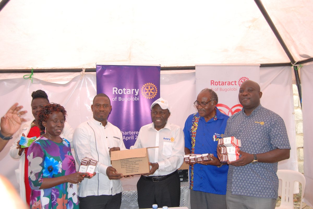 Rotary_Bugolobi's tweet photo. PDG @MwanjesStephen &amp; Prez @ben_prof also handed over to St Stephen's Maternity &amp; Dispensary drugs, donated by Every Life (https://t.co/BGWB0B2Fm5), our partner in the monthly immunisation in Kitintale and Kinnawattaka. #ServiceAboveSelf #MagicofRotary #UniteforGood https://t.co/njCPLjOREE