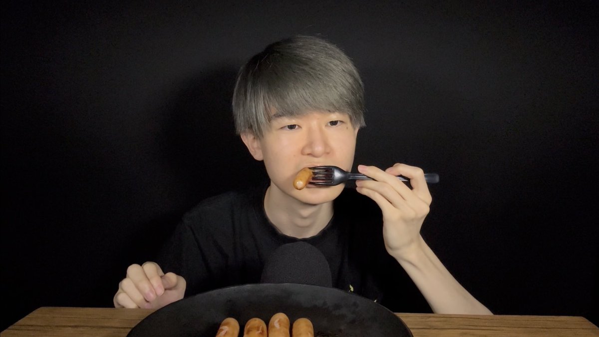 yohdayo's tweet photo. 葉のASMRチャンネルが始まりました🎉
このチャンネルは1人でASMRをしたり、
ゲストを呼びASMRをするチャンネルです。
https://t.co/ZotwhyNgJd https://t.co/DQBjEdbd2w