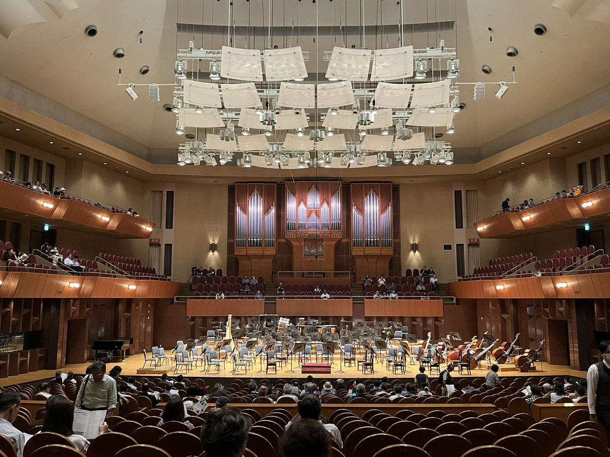sha_yan76's tweet photo. 2025年06月22日
#関西フィルハーモニー管弦楽団
第356回定期演奏会
#ショスタコーヴィチ
　#祝典序曲　
#ラフマニノフ
　#パガニーニの主題による狂詩曲 
　ソリスト #五十嵐薫子
#リムスキーコルサコフ
　#交響組曲「#シェヘラザード」
良きコンサートでしてた。
サイン会も開催されました。 https://t.co/FnCFlQfwLX