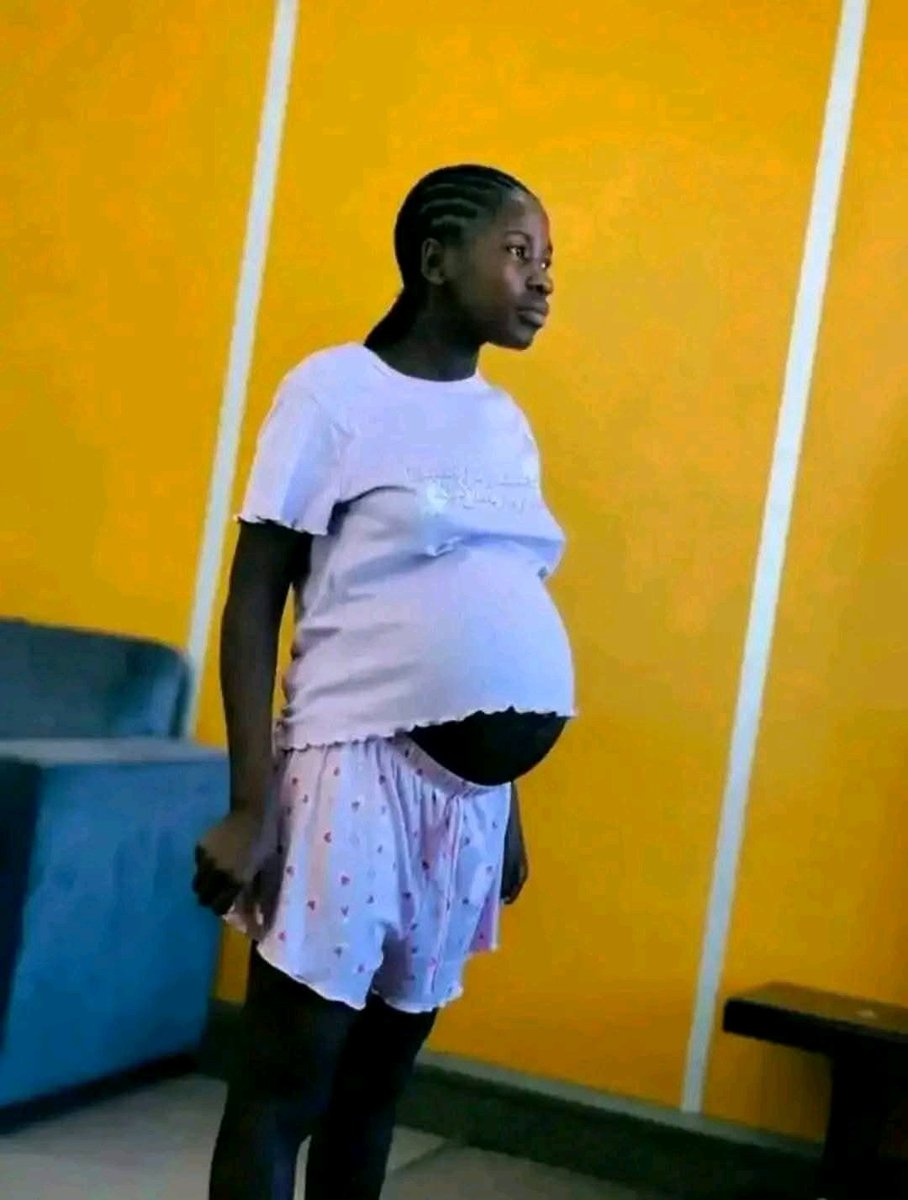 pregnancy doesn't mean madness,

dress properly,

ngatiregereyi kupfeka sezvinonzi hatina kukwana