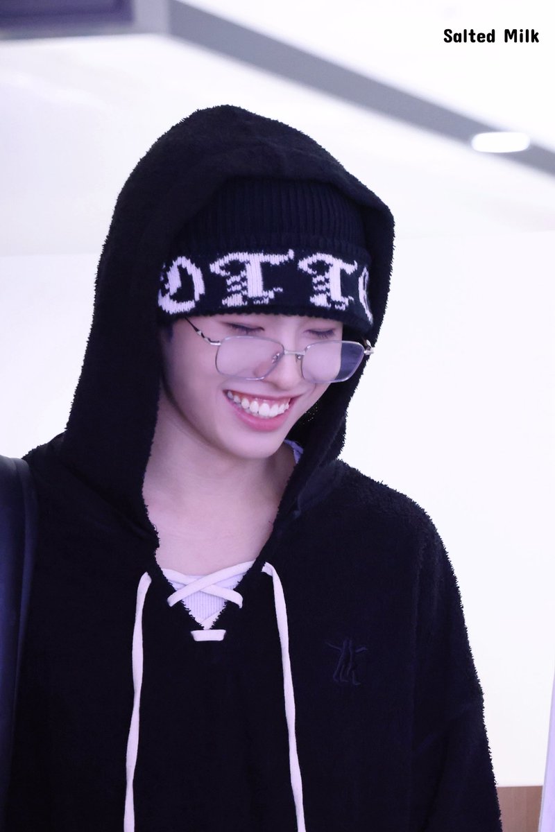 SaltedMilk0511's tweet photo. 250622 KIX

#NEXZ #넥스지 #ネクスジ
#HYUI #휴이 #ヒュイ https://t.co/zW0vGrD32G