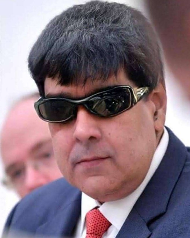 #Rumor
Nicolás se quita los bigotes, para que los Drones no lo reconozcan