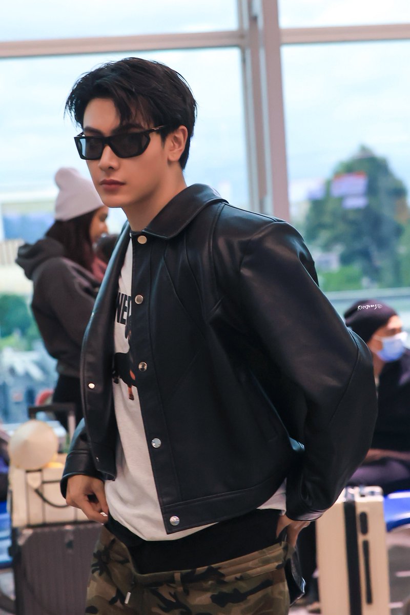 Safe flight✌🏻

FKJD FM IN VIETNAM
#TheHeartKillersinVietnam
#จุงอาเชน #JoongArchen <a href="/ChenRcj/">อันโดรเมด้า ชุน</a>