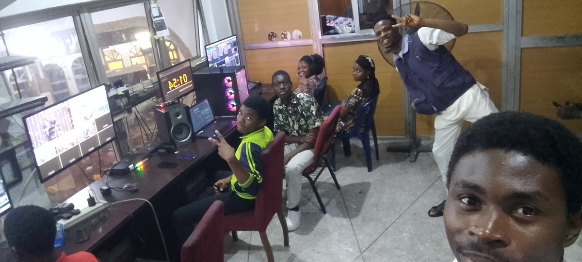 Gospel_thug's tweet photo. Just experienced the warmth of Yaba Baptist Church on my first visit! 🌟✝️ Powerful worship, impactful messages 🙏 Big ups to the awesome media team 👏🔥
#NigerianBaptistChurch #YABABaptistChurch #FirstTimeVisitor #WorshipWithUs https://t.co/cE7bRljIi5