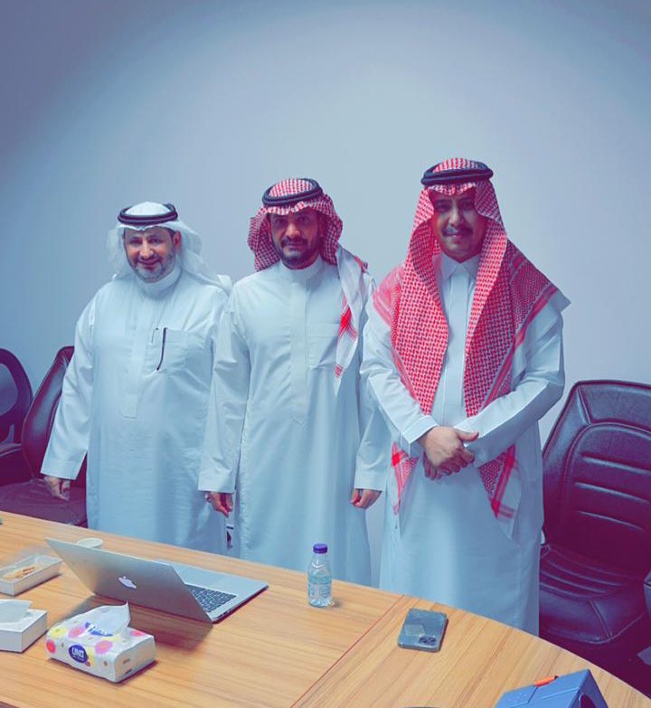 نبارك ونهنئ الابن/ 
أ. سلطان بن فاهد بن عبدالله الصعفق ،
تخرجه من جامعة طيبة وحصوله على درجة الماجستير بتقدير ممتاز  بتخصص التربية الخاصة.
سائلين المولى عز وجل له التوفيق والنجاح ونفع الله بعلمه وزاده من فضله 🤍. 

 #ابن_صعفق #الحليفه #الحليفه_السفلي