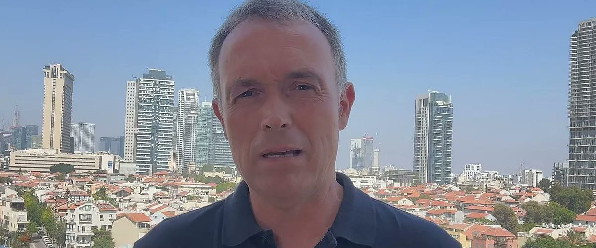 Mikel Ayestaran: "Hemendik aurrera bi fronte izango ditu Iranek: batetik, Israel, eta, bestetik, AEBren baseak Ekialde Hurbilean" orain.eus/eu/aktualitate…