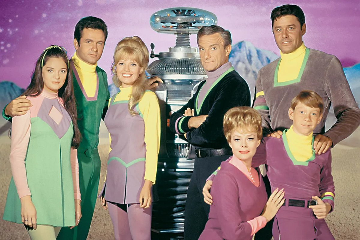 A Monkey Named Debbie - Week of 6/25/25
In which the geeks are in danger.
Classic TV Month wraps up with Lost In Space (1965). Danger, Will Robinson! 😁
#classicTV #lostinspace #mechanicalmenace #scifi #podcast #podernfamily
podcast.thefellowshipofthegeeks.net/2025/06/a-monk…