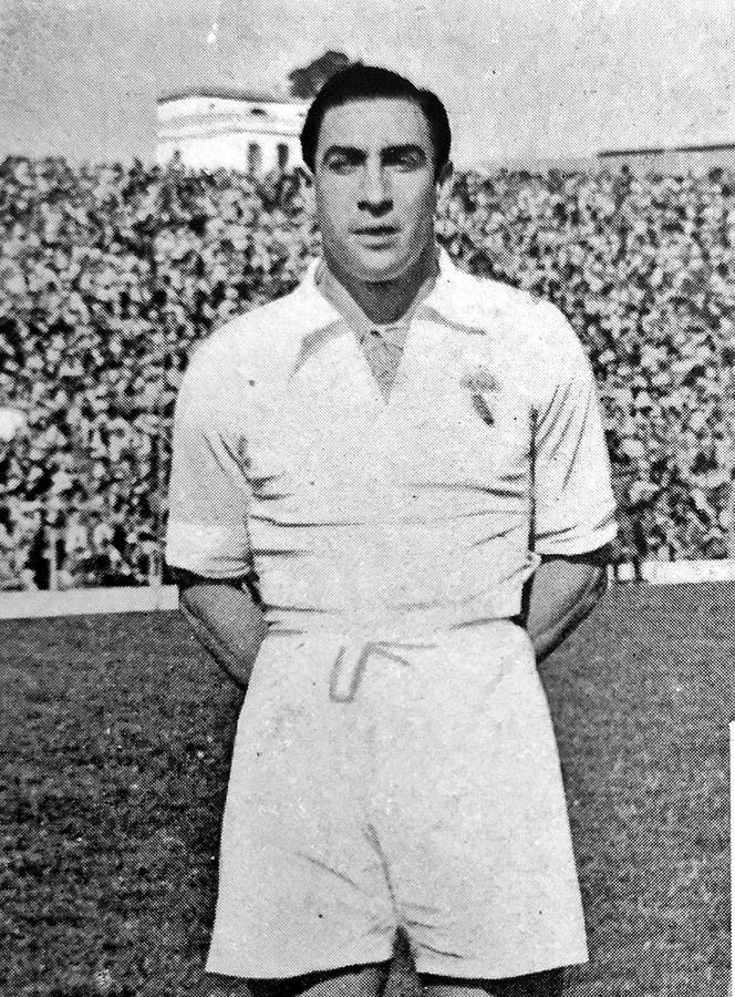 Armando_lineup (@armandolineup) on Twitter photo Hoy una leyenda del #RealMadrid y 🇨🇺 estuviera muy contento del ascenso del #RealOviedo . Don Chus Alonso.
<a href="/luisfernandeza9/">Sito Fernández</a> <a href="/FootballVintag4/">Football Vintage Classic</a> <a href="/JesusBengoechea/">Jesús Bengoechea</a> <a href="/espartana1975/">Espartana</a> <a href="/GabrielRicardTV/">Gabriel Ricard🥇</a> <a href="/RealOviedo/">Real Oviedo</a> <a href="/marcoslopez/">Marcos López</a> Hoy una leyenda del #RealMadrid y 🇨🇺 estuviera muy contento del ascenso del #RealOviedo . Don Chus Alonso.
<a href="/luisfernandeza9/">Sito Fernández</a> <a href="/FootballVintag4/">Football Vintage Classic</a> <a href="/JesusBengoechea/">Jesús Bengoechea</a> <a href="/espartana1975/">Espartana</a> <a href="/GabrielRicardTV/">Gabriel Ricard🥇</a> <a href="/RealOviedo/">Real Oviedo</a> <a href="/marcoslopez/">Marcos López</a>