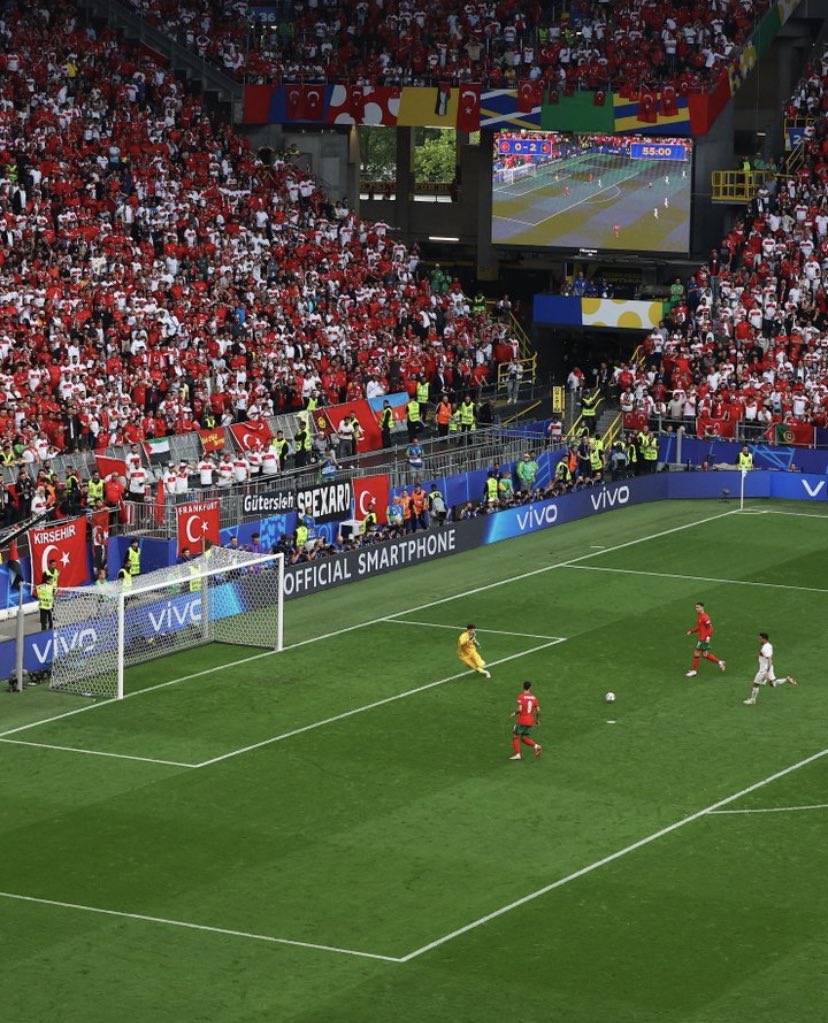 InfiniteRonaldo's tweet image. Cristiano Ronaldo ➡️ Bruno Fernandes= ⚽️

#OneYearAgo #Euro2024