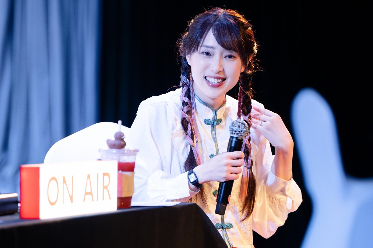 EUPD_official's tweet image. 中村繪里子ファンミーティング~ON AIR~ in上海【中村先生の校内放送】
先生のラジオ番組は皆さんの熱い声援のおかげで、無事終了いたしました。
本当にありがとうございました!
夜の部のイベントレポートをチェックして、思い出を心に刻みましょう〜
#中村繪里子 #中村繪里子上海FMT