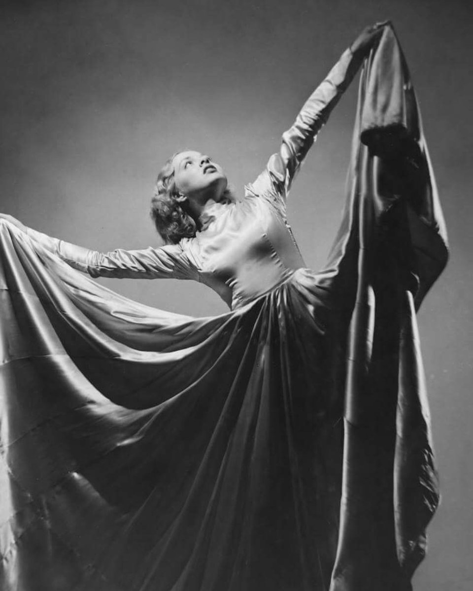 sagaftra's tweet photo. The late Barbara Perry was #BOTD in 1921. Her inspiring career in dance, theater, film and TV spanned 90 years! For her historic contributions to the union, Perry received the SAG-AFTRA Founders Award in 2018. 💃🎭📽️📺 https://t.co/flSYWnlGbi