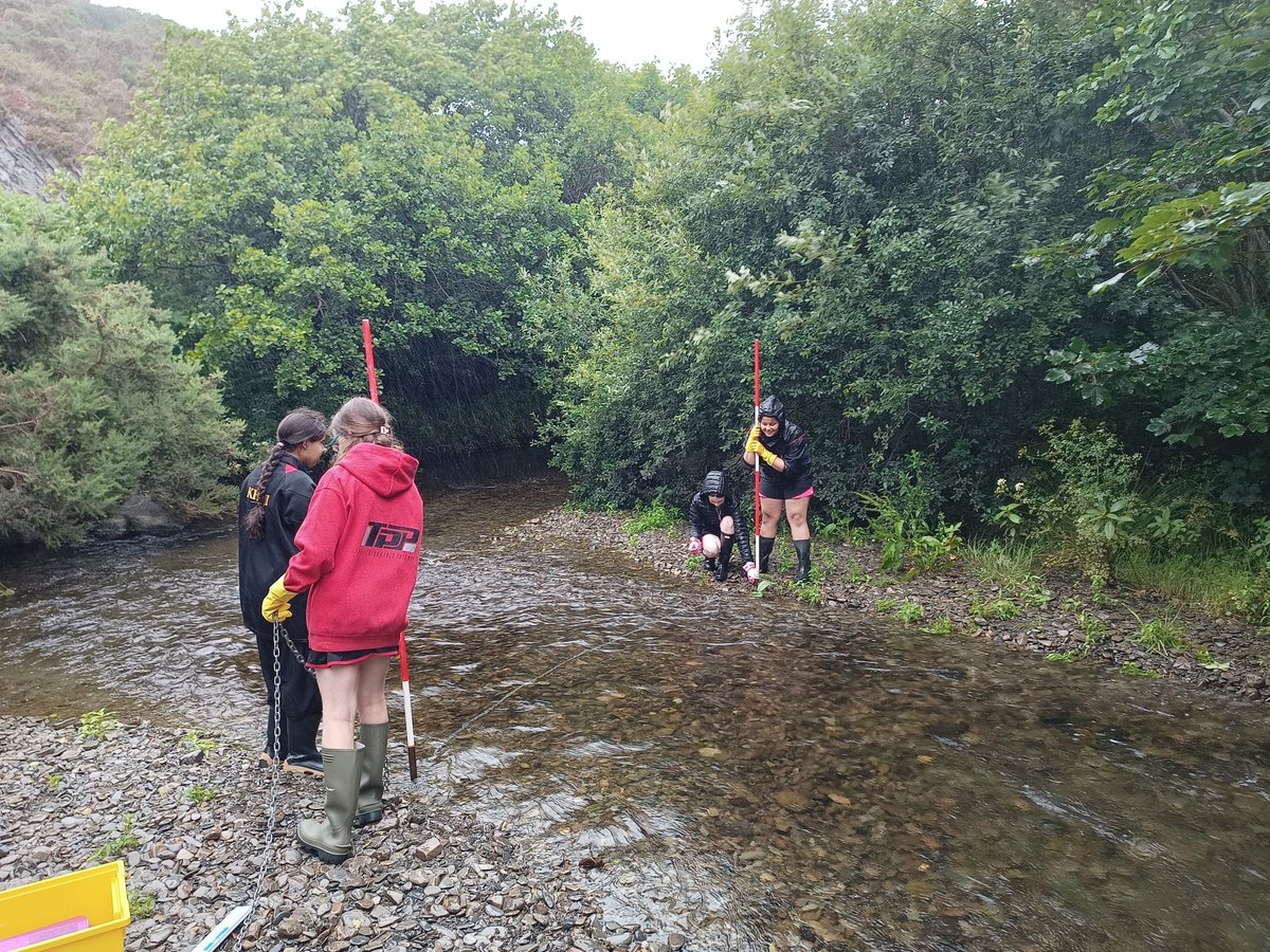 KHVIIIGeography's tweet photo. Y10 @KHVIIISchool are in Borth for coastal and river studies. A little wet and windy! https://t.co/I3oLZvzTqH