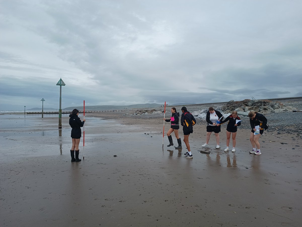 KHVIIIGeography's tweet photo. Y10 @KHVIIISchool are in Borth for coastal and river studies. A little wet and windy! https://t.co/I3oLZvzTqH