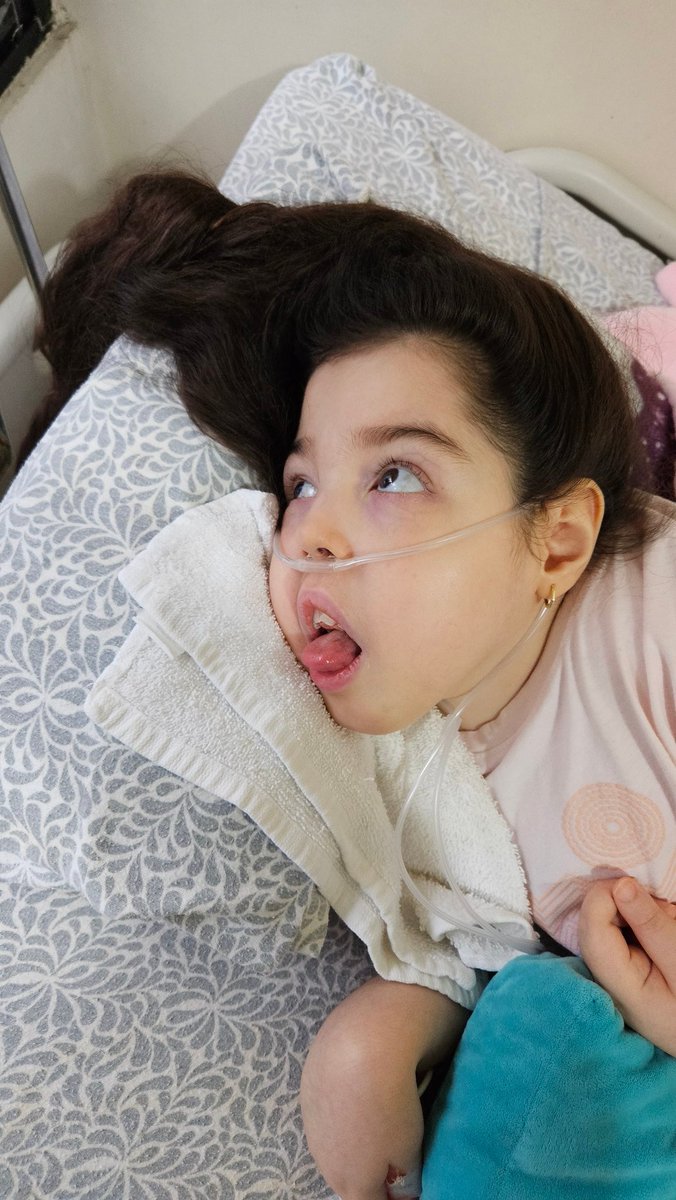 Seis meses de que Ana Paula ya ve a Jesús y le da besos.