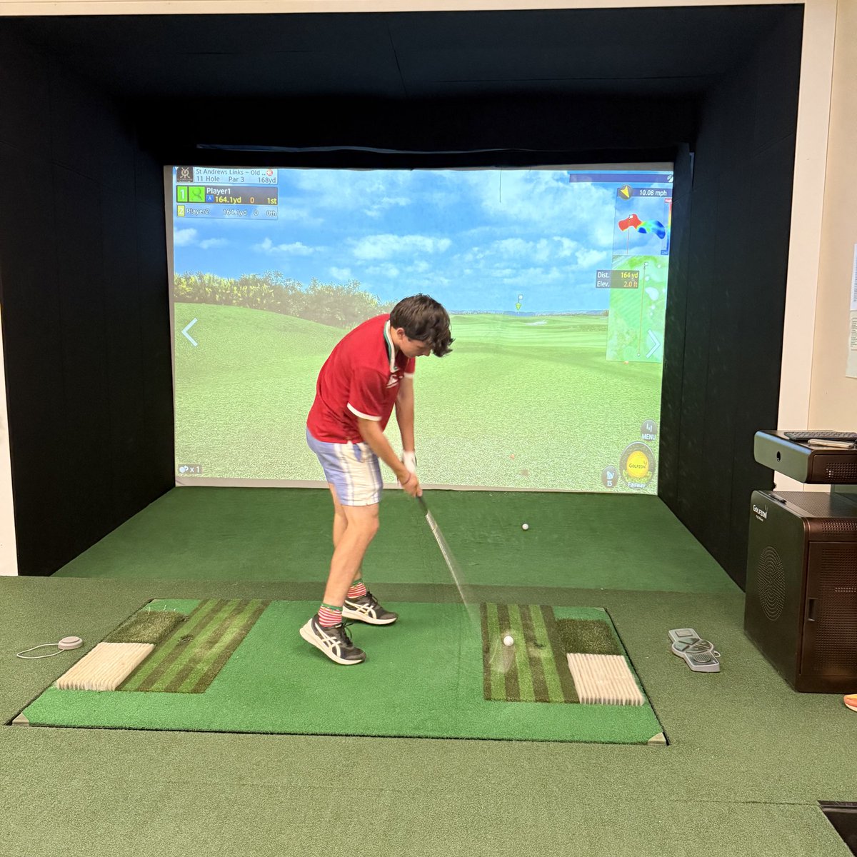 22 down. 2 to go. Thank you to Mr Jarvis for overseeing some golf in the sim. Hats off to the U5th who won closest to the pin hitting it to within 2 yards

#24Sports24Hours 
#UppinghamWestDeyne
<a href="/UppinghamSchool/">Uppingham School</a> 
<a href="/Upp_Sport/">Sport | Uppingham School</a>