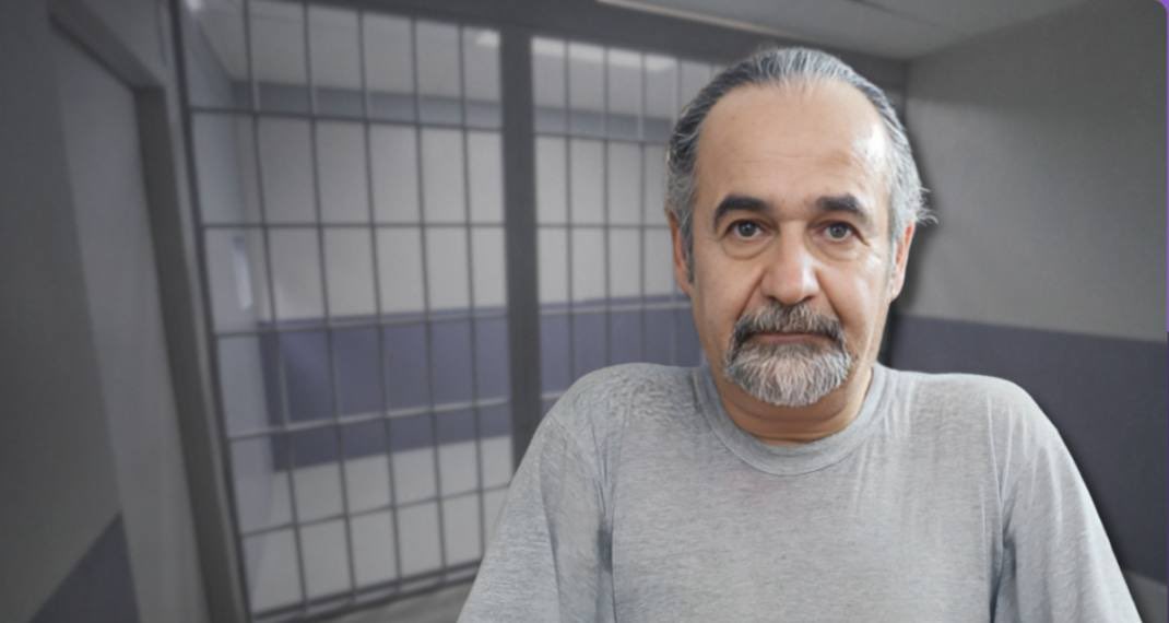 IranPrisonAtlas's tweet image. بنیان‌گذار جمعیت کودکان کار در تهران بازداشت شد

حسین میربهاری، یکی از شناخته‌شده‌ترین فعالین حوزه حقوق کودکان در ایران و بنیان‌گذار «جمعیت دفاع از کودکان کار و خیابان»، روز شنبه ۳۱ خرداد ۱۴۰۴ در محل سکونتش در شهرک پردیس تهران توسط نیروهای امنیتی بازداشت شد. تلفن همراه، لپ‌تاپ و…