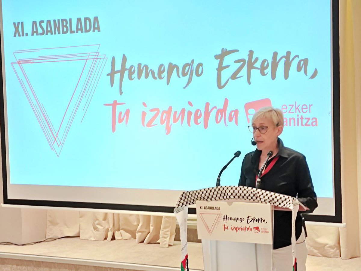 Ezker Anitza-IU🔻 (@ezkeranitzaiu) on Twitter photo Eztabaida, proposamen eta bozketa asteen ostean itxi dugu XI. Asanblada. Euskadiko Koordinakunde berria aukeratu da eta <a href="/arantzagg/">Arantza González 🔻</a> da gaurtik aurrera gure koordinatzaile nagusia.
Erakunde osoaren konfiantza eta konpromisoa dugu guztion onerako lan egiteko.
#HemengoEzkerra Eztabaida, proposamen eta bozketa asteen ostean itxi dugu XI. Asanblada. Euskadiko Koordinakunde berria aukeratu da eta <a href="/arantzagg/">Arantza González 🔻</a> da gaurtik aurrera gure koordinatzaile nagusia.
Erakunde osoaren konfiantza eta konpromisoa dugu guztion onerako lan egiteko.
#HemengoEzkerra