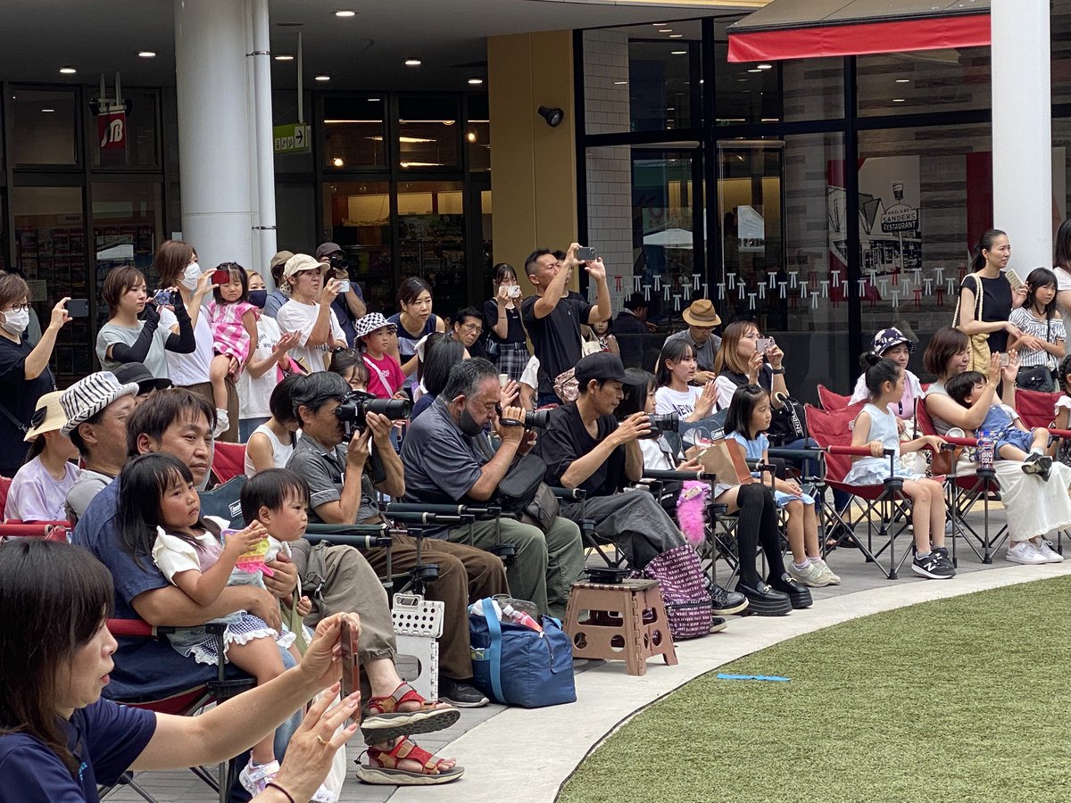 wasedaopen19's tweet photo. ウニクス上里で行われた、ご当地アイドル「天然ふわふわガールNami」さんのステージを盛り上げてくれた本庄第一チアリーディング部「CUTIES」の皆さん
#ウニクス上里  #本庄第一  #チアリーディング部  #上里町 https://t.co/bAa9g2svMT