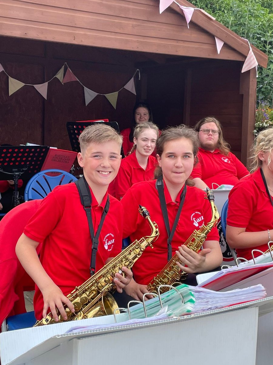 Carmene62's tweet photo. @DarfieldMuseum @Barnsleyjazz We had a great afternoon with  the jazz band. So much talent. Thank you to the volunteers who assisted in making it possible. #music #jazzband #darfield #museum #volunteers https://t.co/aJaucV0tnj