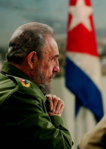 Los pueblos deben exigir a los líderes su derecho a vivir. Cuando la vida de tu especie, tu pueblo y tus seres más queridos está en riesgo, nadie puede darse el lujo de ser indiferente. Mañana sería demasiado tarde.

#FidelPorSiempre