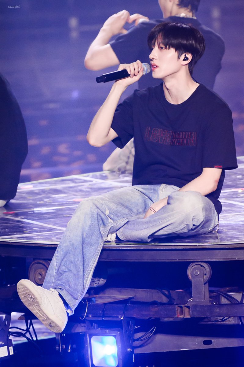 sawapin9's tweet photo. 250621  😇🎤
2025 SF9 LIVE FANTASY #5 LOVE DAWN

#SF9 #에스에프나인 #LOVE_DAWN
#찬희 #CHANI #チャニ https://t.co/YZTM4KZu3y