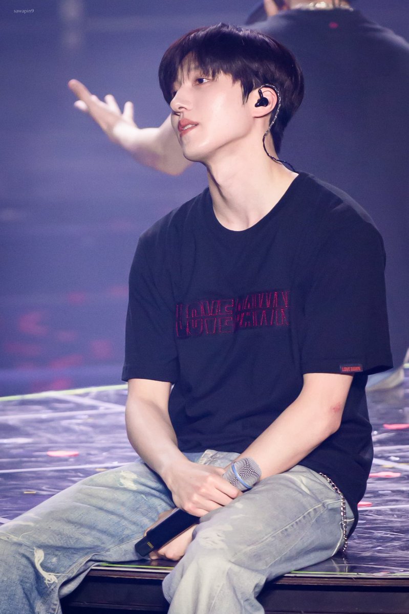 sawapin9's tweet photo. 250621  😇🎤
2025 SF9 LIVE FANTASY #5 LOVE DAWN

#SF9 #에스에프나인 #LOVE_DAWN
#찬희 #CHANI #チャニ https://t.co/YZTM4KZu3y