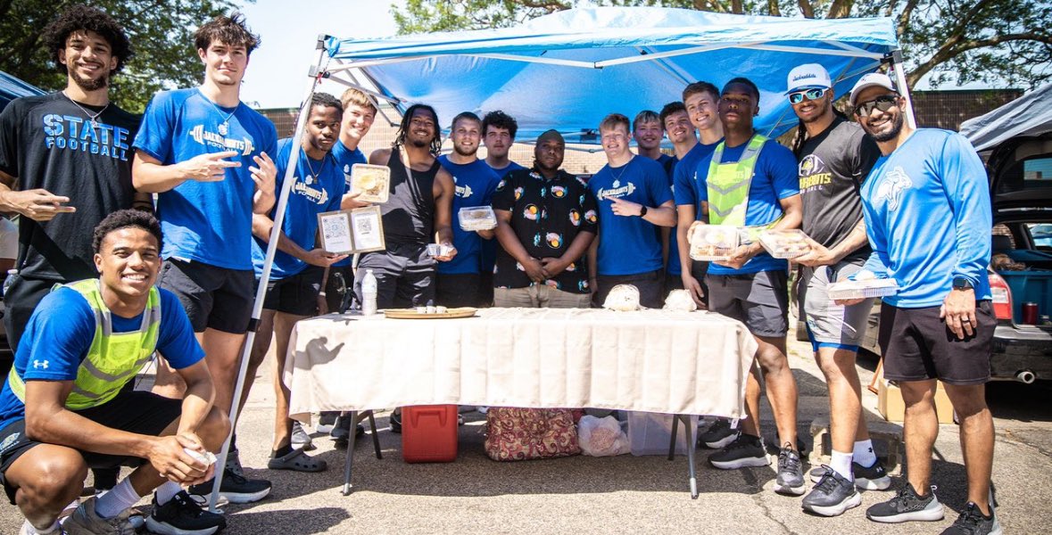 had a great day helping out the community with my brothers 🤞🏾 #gojacks