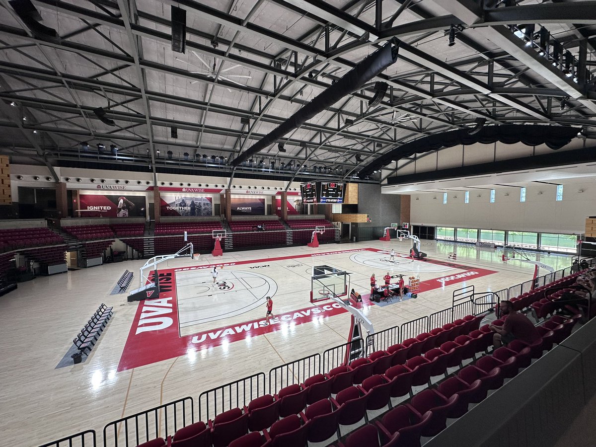 MaddieSiuta4's tweet image. I had a great time yesterday @UVAWISEWBB elite camp! It was good getting to meet @coachtaymiller @CoachCluesman and several players!