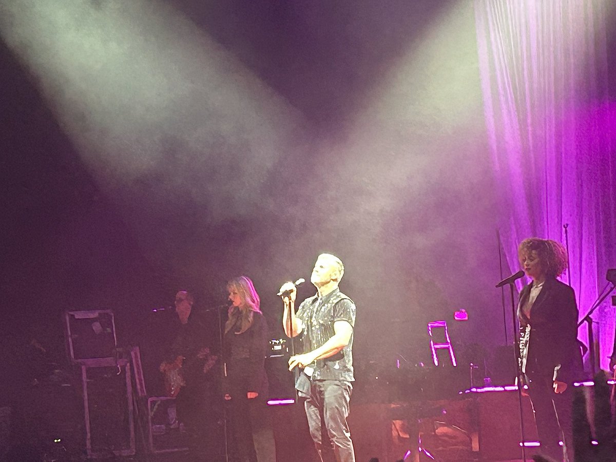 CarrCarter73's tweet photo. @GaryBarlow #posttourblues #edensessions2025 #SongbookTour #Cornwall 🩷 https://t.co/sYIP0Hm0rH