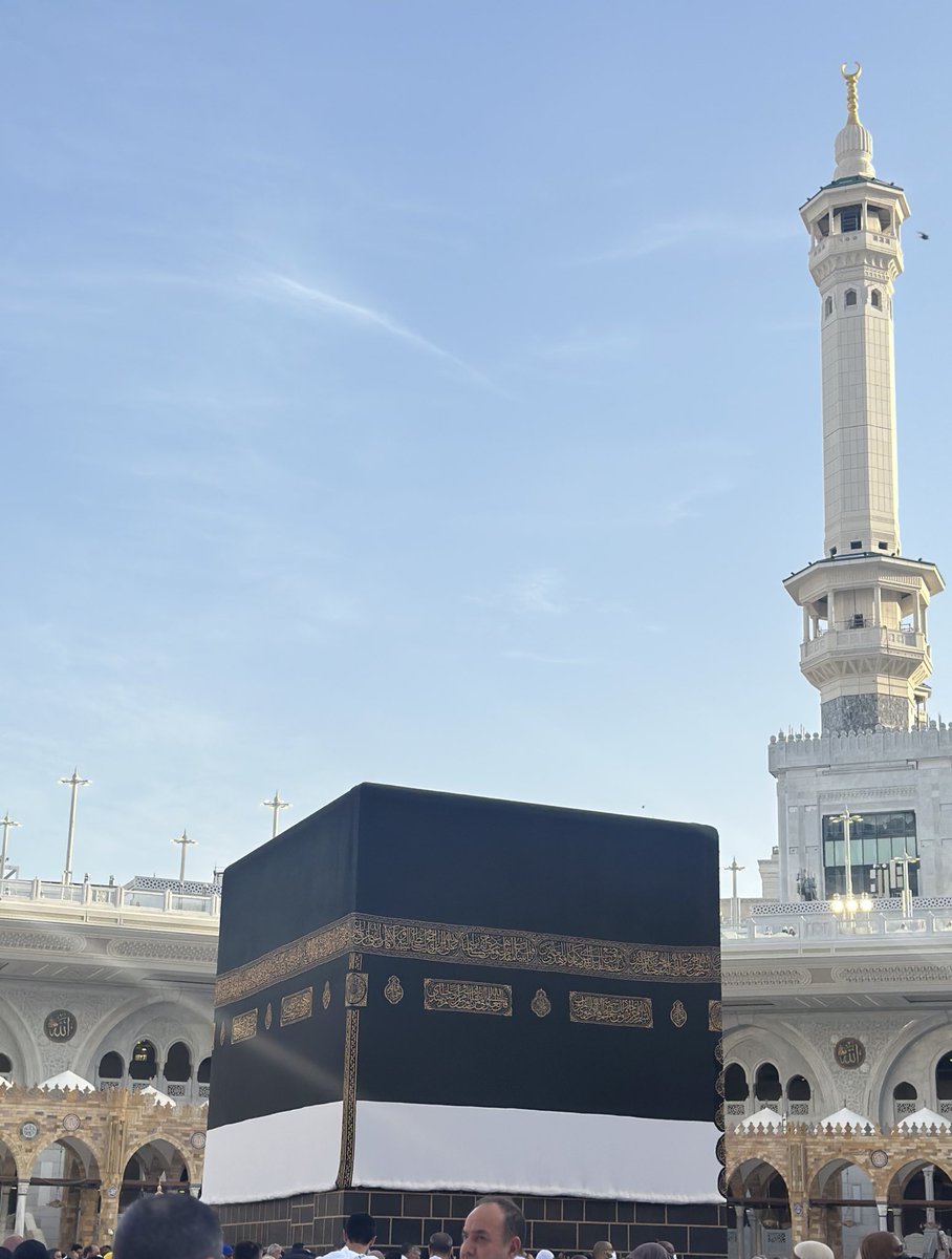 Xkha3_'s tweet photo. كنت مسويه لها رتويت قبل كم شهر 😭💕
والحمدلله تحققت الأمنية😭🤍🤍🤍🕋
والله من أجمل ايام حييييياتييييي 🤍🤍🤍🤍 https://t.co/LjKKKCvGWl