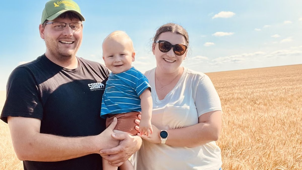 For Josh Stutrud of Barton, ND, farming and FFA go hand in hand. 🌾 His SAE—and his ag teacher dad—helped plant the seeds for a lifelong passion. 💙 #AgEd
🔗 ffa.pub/43zbXCF