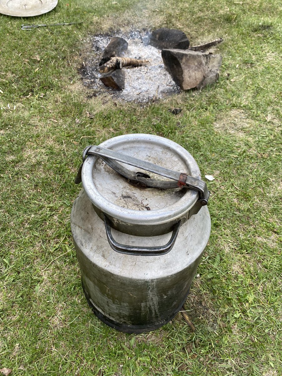 Өнөөдөр хөдөө гарч халуун чулуу атгасаан.