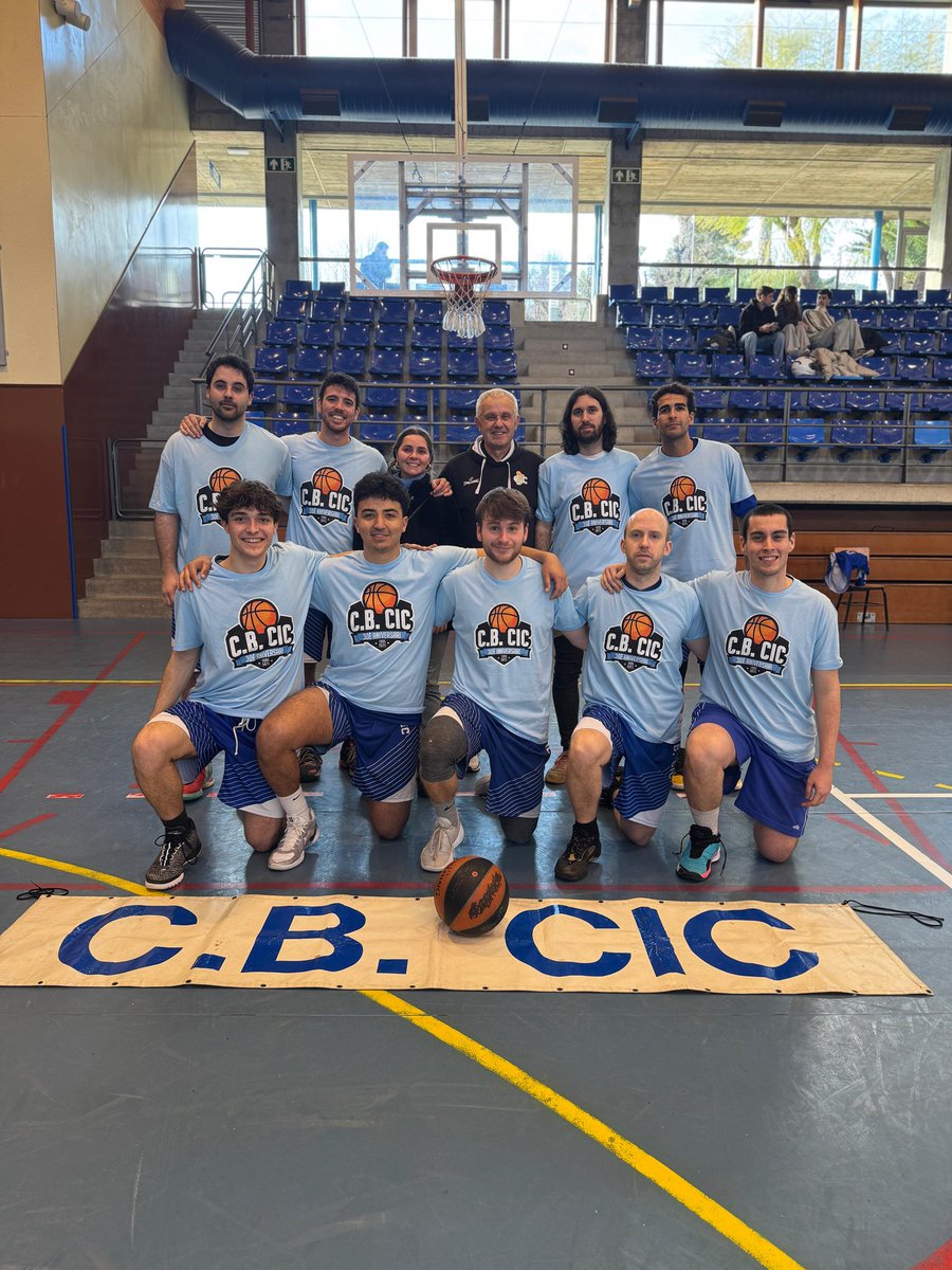 ClubBasquetCIC's tweet photo. SÈNIOR B MASCULÍ 

#ciquers #cbcicampió #bluedevils #cbcic30 https://t.co/5V0dS15VJL