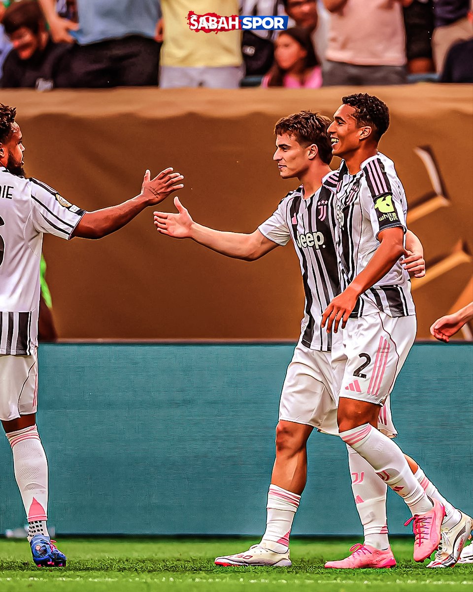 🔥🔥 KENAN DURMUYOR! 

6' Juventus 1 - 0 Wydad Casablanca | 🇹🇷 KENAN YILDIZ
16' Juventus 2 - 0 Wydad Casablanc | 🇹🇷 KENAN YILDIZ