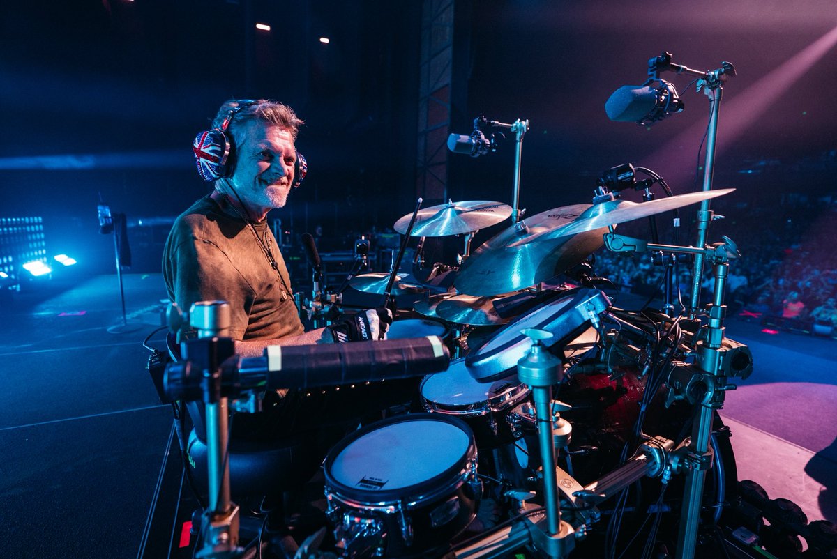 Getting ROCKED in Thackerville. Thanks for a great night. 🤘🙏👊🔥 

🎟️ DefLeppard.com/tour
📸 Ryan Sebastyan