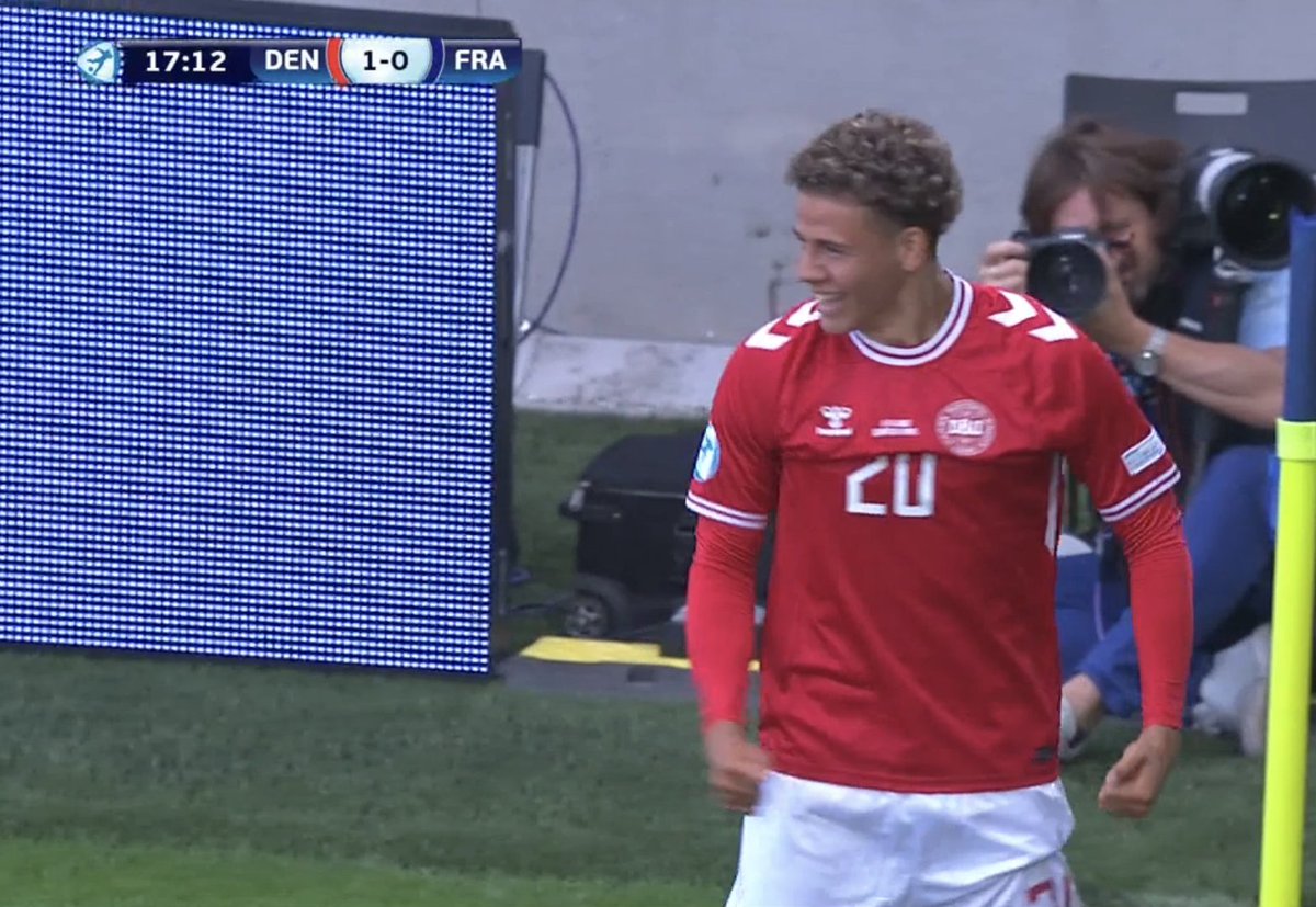 1-0 Denmark U21.

CLEMENT BISCHOFF OPENS THE SCORE IN THE QUARTER FINAL OF THE EURO'S VS FRANCE !!!!!!!!!!!!!!!!!!!!!!! BRILLIANT FINISH !!!!!!!!!!!!!!