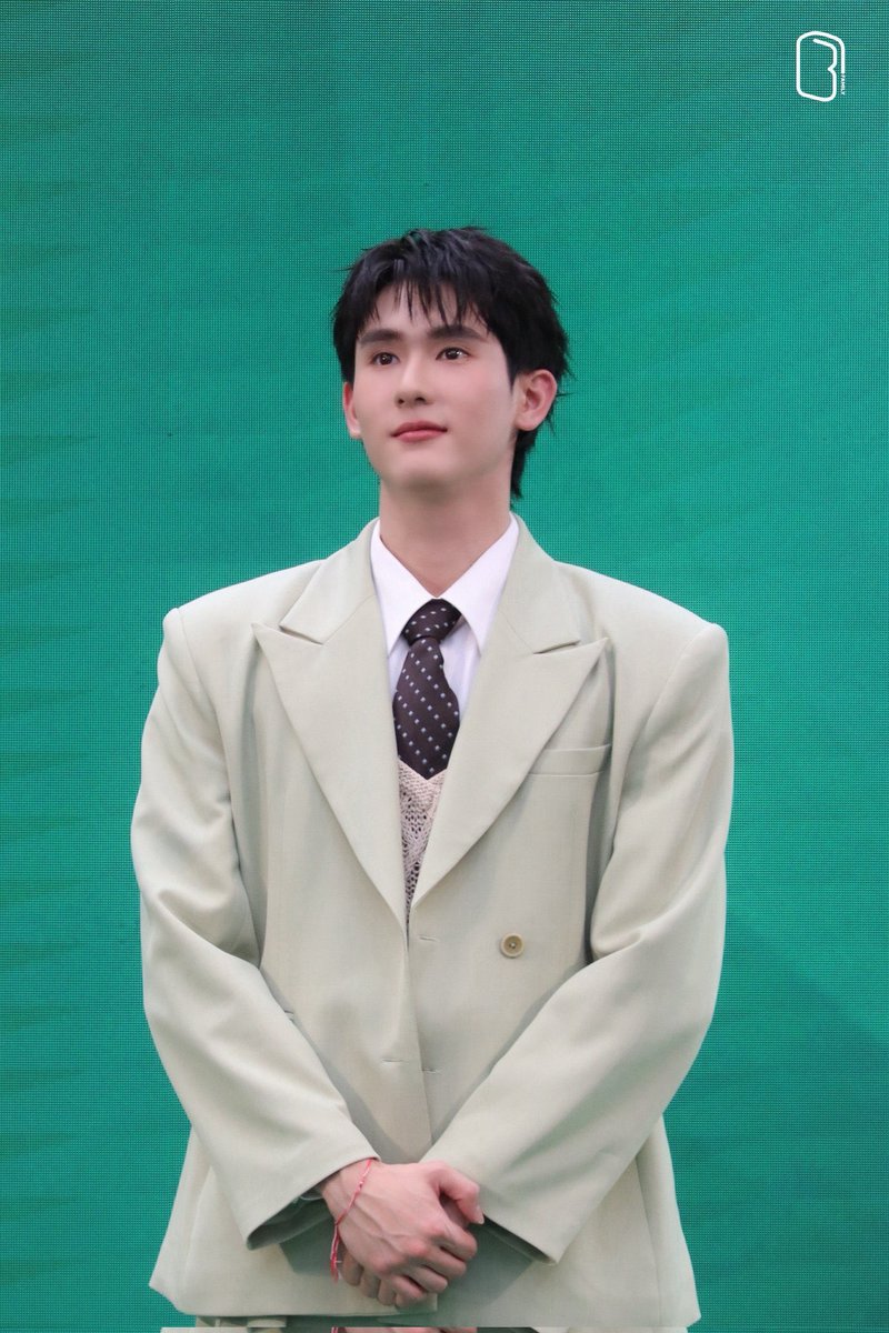 kasibookstyle's tweet photo. KASI BOOK STYLE | 🍅
FORCEBOOK WITH BAYGON
#BaygonxForceBook
#THESRT
- X14 Waisted blazer in green
- X14 High waisted pants in green
#stylekasibook #กษิบุ๊คใส่แบรนด์อะไร
#kasibook https://t.co/uY0F5MMLcD