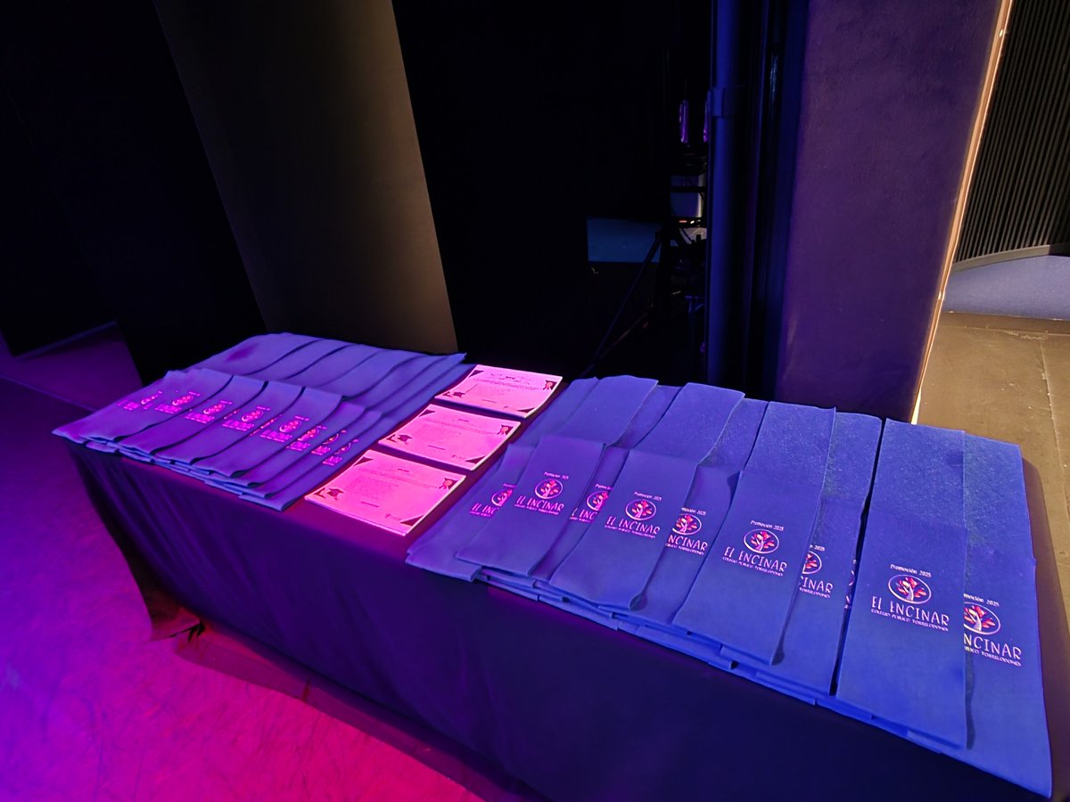 Los alumnos de 4⁰ de Secundaria de <a href="/CeipsoElEncinar/">CEIPSO El Encinar</a> #torrelodones se han graduado! Una promoción más que nos deja con mucha ilusión y mucho futuro por delante. Os deseamos lo mejor.