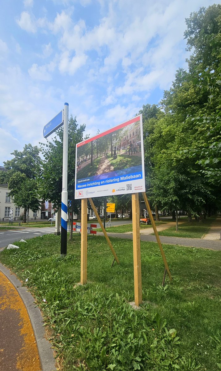 Een laatste blik op de Maliebaan in haar huidige vorm. De weg in het midden wordt een fietspad, het auto- en vrachtverkeer moet over de ventwegen. 
Dit terwijl vrijwel al het fietsverkeer van west ↔️ oost gaat (Nachtegaalstraat - Burg. Reigerstraat), niet over de Maliebaan 🤔🫣🤭