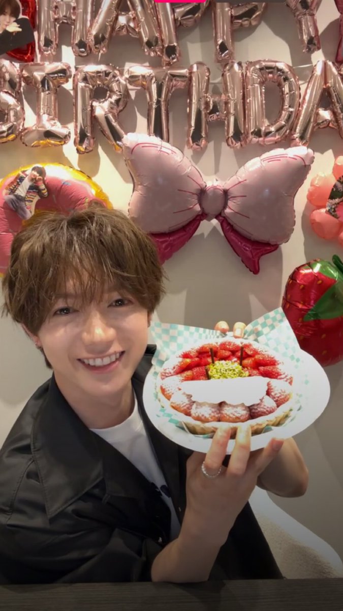 ryu_ryu22tj's tweet photo. インライで『嬉しい』と『ありがとう』を連発するしめちゃんのことが泣けるくらい愛おしくて可愛いくて✨しめちゃんに出会えて本当に幸せって心から思ったよ🩷
しめちゃんありがとう！！
これからたくさんの夢を叶えていこうね🩷
応援しているよ💖
#Shime30thBDay 
#七五三掛龍也 https://t.co/B1wWhVwJM8