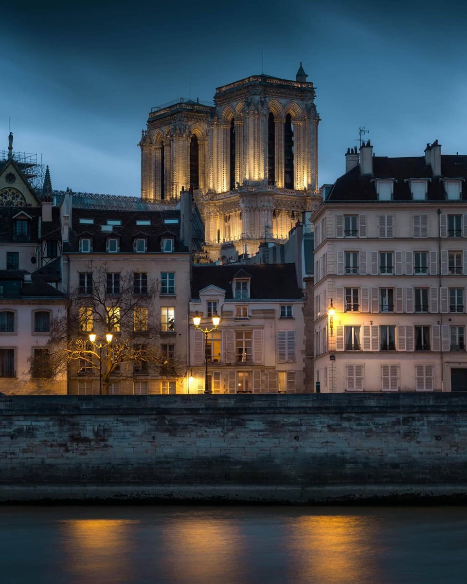 ✨ Majestic, timeless, iconic…
The silhouette of Notre Dame de Paris rises proudly in the heart of the city, bathed in light, watching over the Seine and the secrets of Île de la Cité.
 🙌 📸 © amandiophotographie
#visitparisregion #explorefrance
