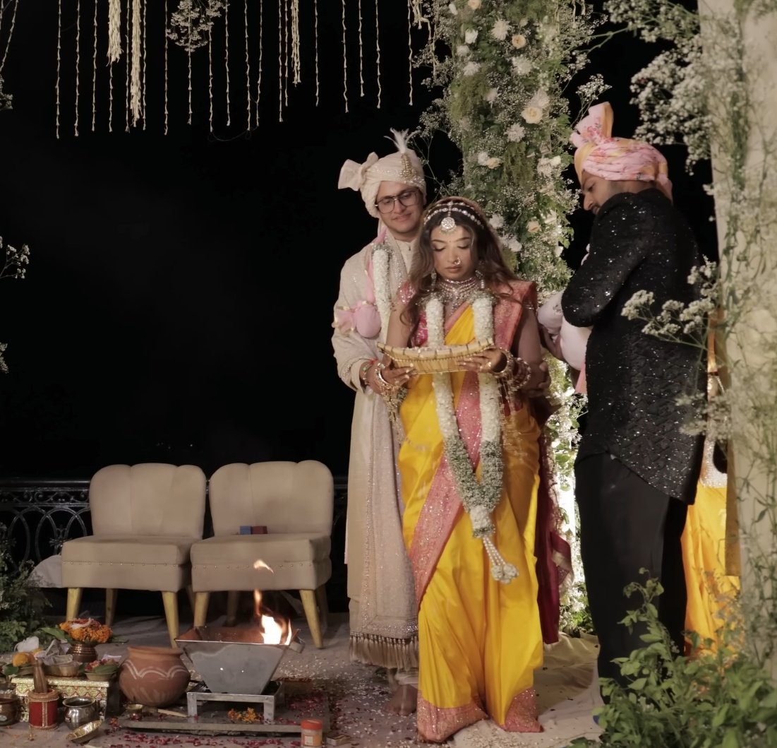 meerahere_'s tweet photo. The height difference is differencing 😭 

No nazar 🧿❤️ 

#AbhishekhMalhan #NischayMalhan #FukraInsaan #TriggeredInsaan #TriggeredArmy #PandaGang #ruschay https://t.co/jRaJsRLHLW